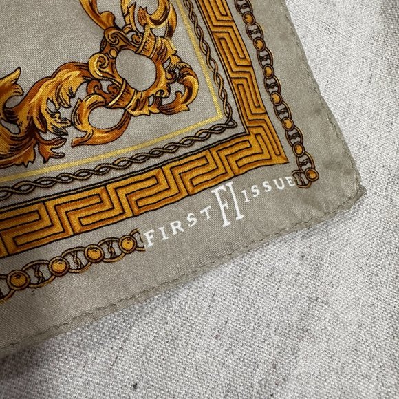 Vintage First Issue Gold Medallion silk oblong scarf - Picture 4 of 11